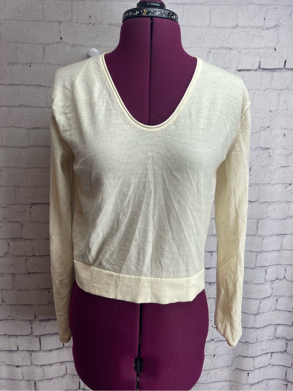 Banana Republic Factory size small cream ivory merino wool sweater scoop neck